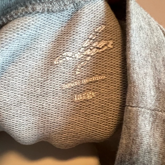 Alya gray sweatshirt with feminine trim - Picture 3 of 3